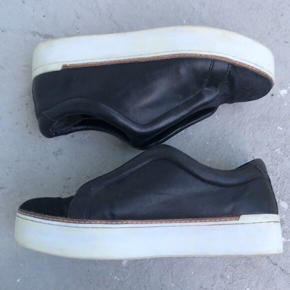 M4DE
sneakers   - Picture 2 of 9